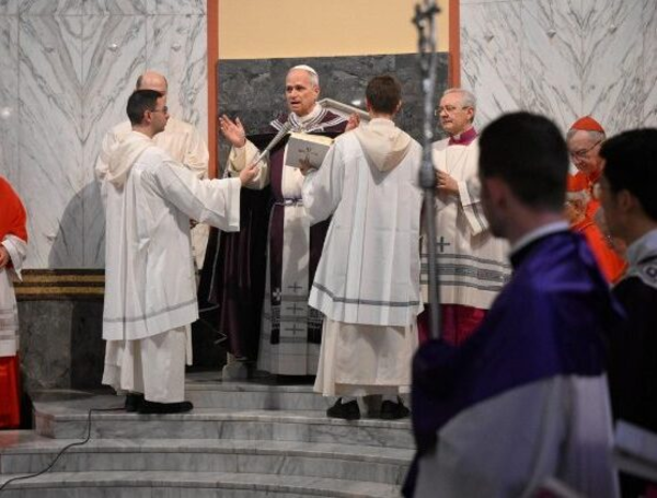 El papa León XIV en su primer mensaje de Pascua hizo un llamado a la paz