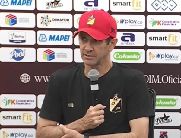 Arturo Reyes deja de ser el director técnico del Deportivo Pereira