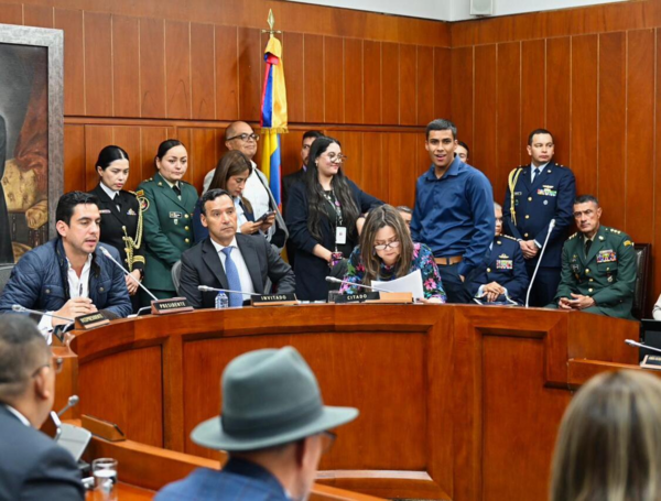 Debate en la Comision Sexta del Senado.