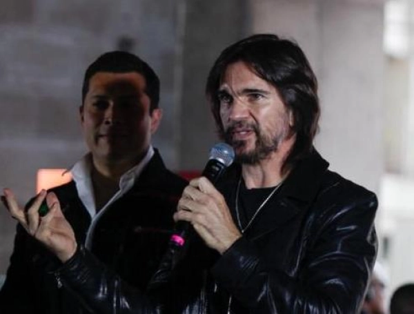 Juanes durante el anuncio de su concierto en el DAVIarena.