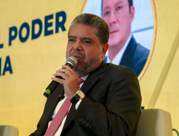 Contralor Carlos Hernán Rodríguez, durante la cumbre liderada por EL TIEMPO.