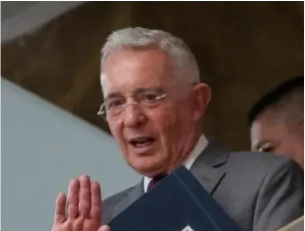 Marcela Abadía y Álvaro Uribe.