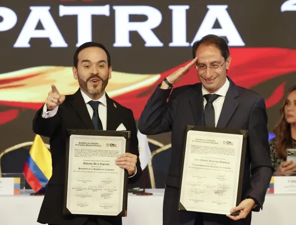 Abelardo de la Espriella y José Manuel Restrepo, presidente y vicepresidente electo de Colombia.