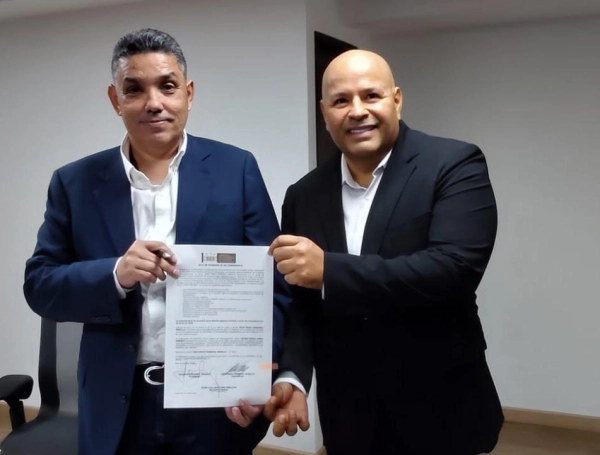 Jhon Fredy Pimentel se posesionó como nuevo representante a la Cámara.