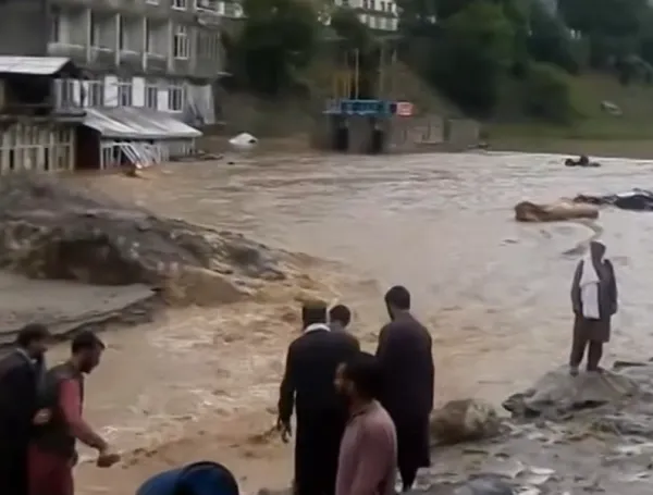 Al menos 20 muertos y más de 100 desaparecidos por las inundaciones provocadas por lluvias torrenciales en el este de Afganistán
