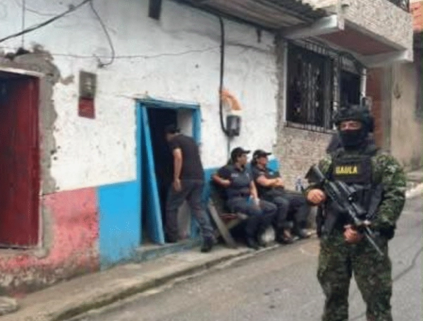 Equipos del CTI allanaron y adelantaron labores forenses en la vivienda de interés en San Andrés de Cuerquia.