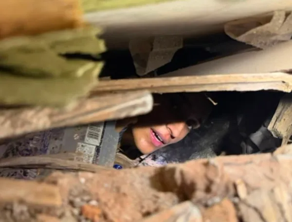 Rescate de Diana en Cali, terremoto.