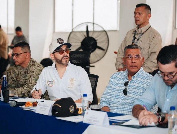 Presidente Abelardo De La Espriella en un consejo de seguridad en Barranquilla