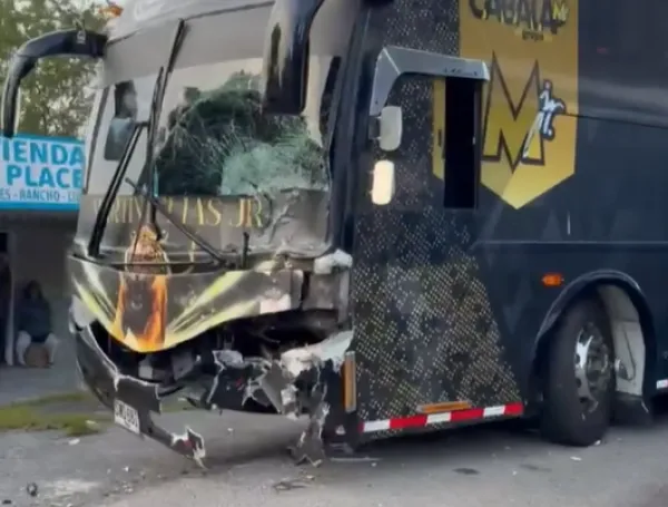 Accidente del bus de Martín Elías Jr.