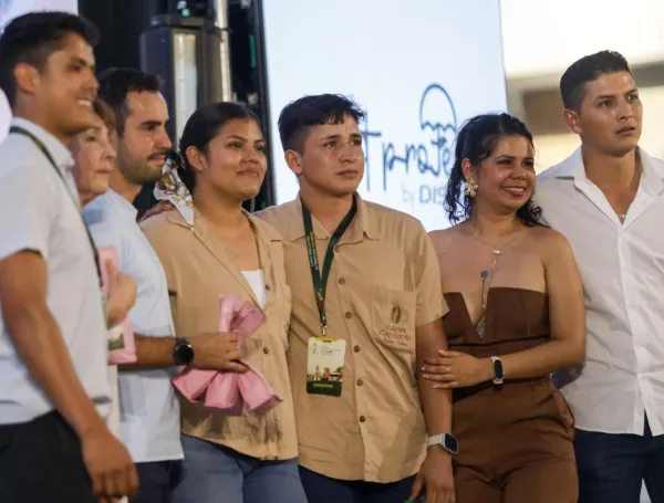 Cuatro libras de café por 1.500 dólares: la generosa cifra para apoyar a una joven de Rovira durante el Festival Internacional del Café