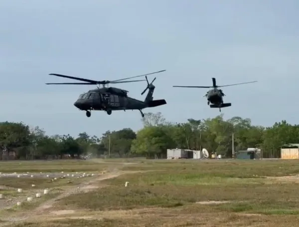 Dos de lo helicópteros en la zona de Catatumbo.