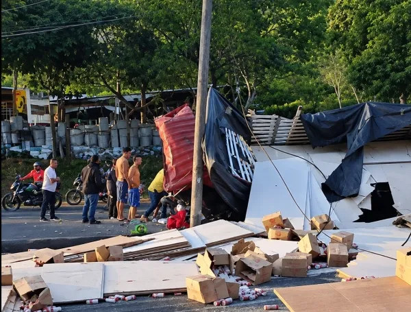Accidente variante Ibagué - Cajamarca 2