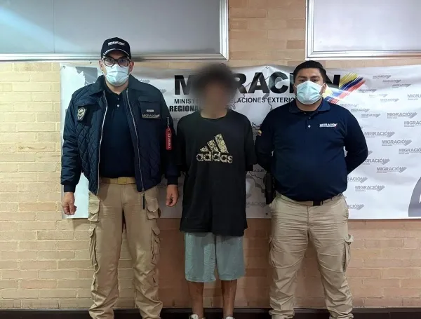 Alias Mechas, devuelto a su país.