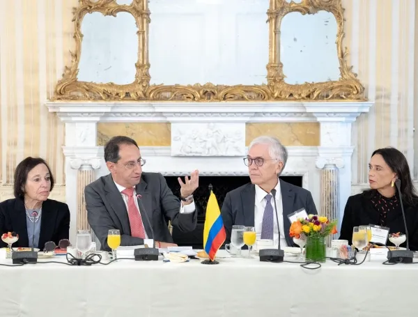 José Manuel Restrepo pone en Nueva York meta de crecimiento del 6 % y presenta 176 proyectos por US$150.000 millones