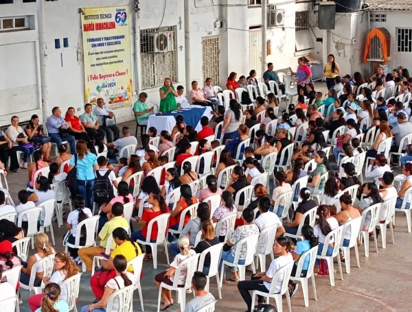 La situación generó inquietud entre las familias, que buscan establecer cuál era el propósito de la actividad