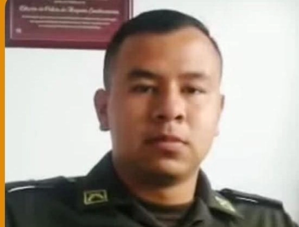 el asesinato del teniente Álvaro Medina, subcomandante de la estación de la Policía de Bolívar,