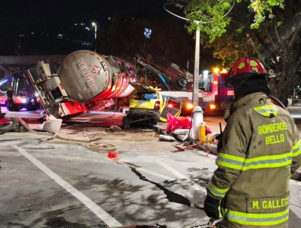 Tres personas resultaron heridas en el accidente.