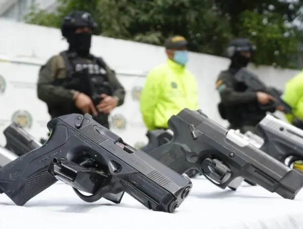 Policía