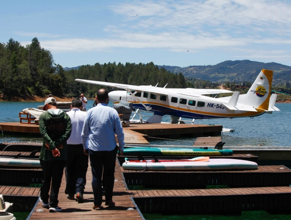 Los vuelos despegarán desde el aeropuerto Olaya Herrera y aterrizarán en el embalse de Guatapé.