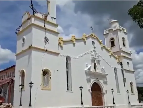 Así quedó la Catedral San Juan Bautista de Penonomé tras el fuerte terremoto de magnitud 7,7 en Panamá