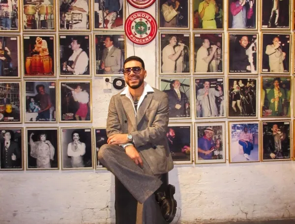 Ryan Castro en el Museo de la Salsa de Cali.