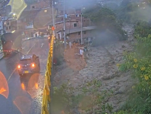 La quebrada La Iguaná alcanzó máximos no vistos desde 2018 durante las lluvias del 9 de octubre.
