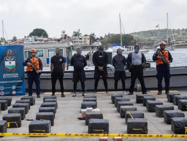 Caen 3.5 toneladas de cocaína en el mar Caribe que eran transportadas en una lancha rápida