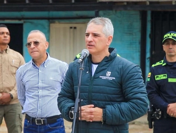 El Gobernador de Antioquia señaló al gerente del hospital desde el municipio de Caldas.