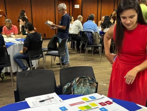 Analizan en mesas el Plan Decenal de Educación de Cali, proyectado al 2036.