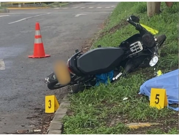 Las víctimas se movilizaban en esta motocicleta.