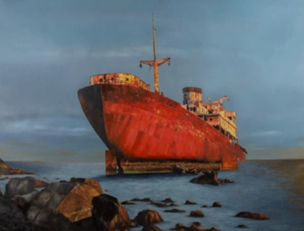 Alzate regresa a la patria, y puntualmente a este rincón amurallado donde la mar viene a morir despacio contra las rocas.