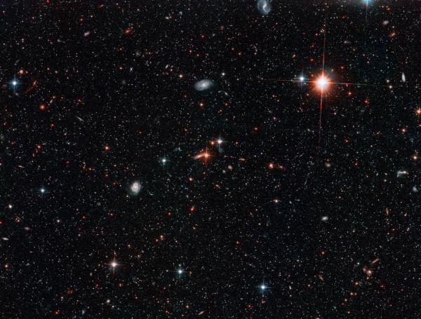 Espacio: se observa un planeta estrellarse contra una enana blanca