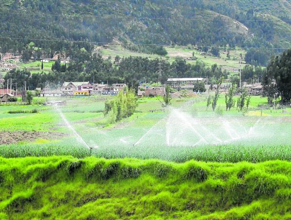 La idea es que no se financie con plata del Estado la operatividad de estos sistemas para la agricultura, a las fincas de grandes terratenientes.