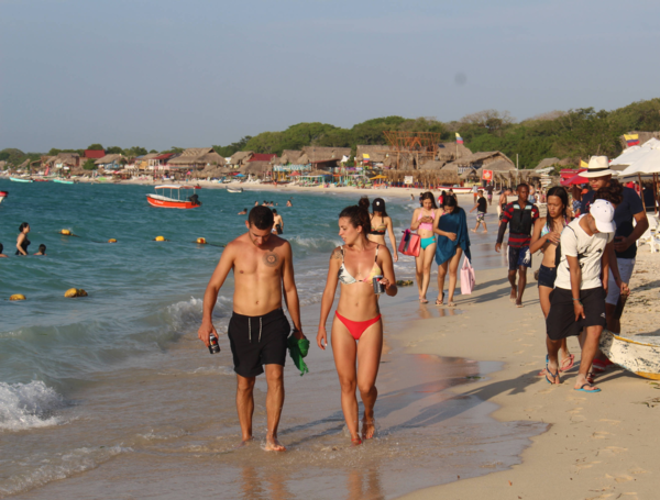 Playa Blanca es uno de los balnearios más visitados por esta época en Cartagena.