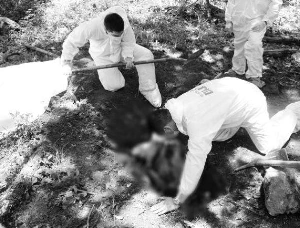 Las autoridades encontraron el cuerpo de Sandra enterrado en las afueras del pueblo.