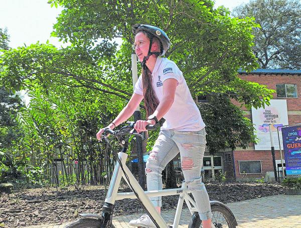 Esta es una de las 50 bicicletas que estarán disponibles para el alquiler en dos estaciones.