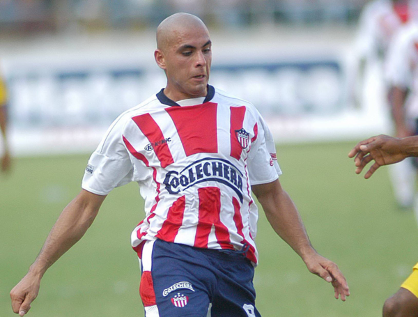 Atención: Omar Pérez, uno de los máximos ídolos de Santa Fe, sufrió un ...