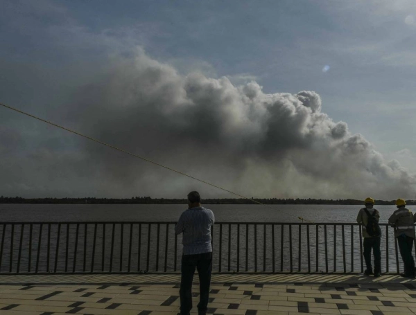 Los barrios del norte y centro de Barranquilla son los más afectados por el humo que provoca el incendio en la Isla de Salamanca.