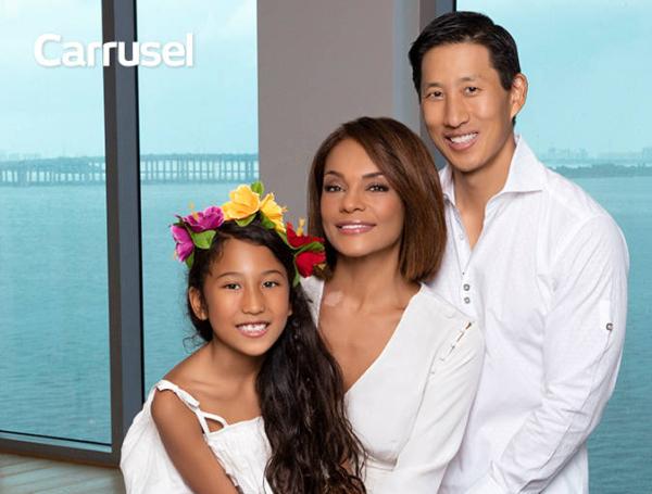 La presentadora Ilia Calderón y su familia en la portada de Carrusel