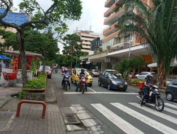 Semáforo de la avenida Sexta Norte con calle 15.