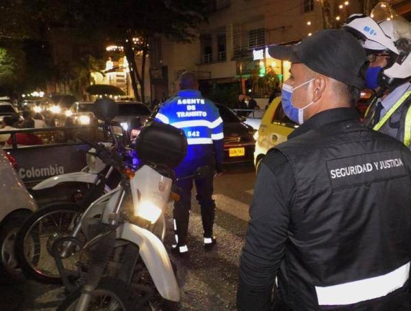 Con más de mil policías y funcionarios de la Alcaldía de Cali se adelantaron operativos de control en la ciudad.