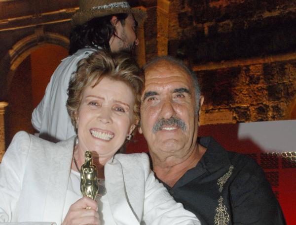 Con Salvo Basile, su amigo, en el 2015, cuando la actriz fue reconocida con el premio Víctor Nieto A Toda una Vida en el Festival de Cine de Cartagena.