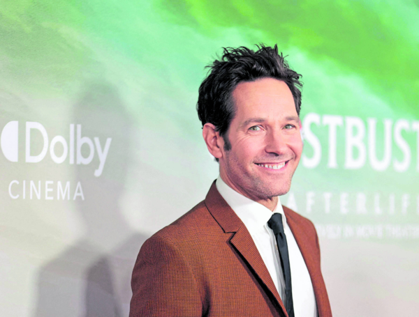 Paul Rudd naci?? el 6 de abril de 1969. Se embarc?? en la interpretaci??n y en la d??cada de los a??os noventa comenz?? a trabajar en televisi??n.