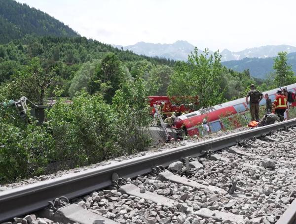 Alemania: al menos cuatro muertos en accidente de tren
