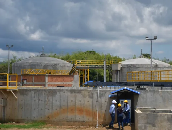 Acto inaugural de la nueva obra en Yumbo.
