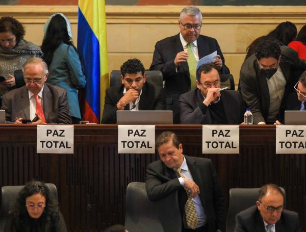 Ministros en el debate de la paz total