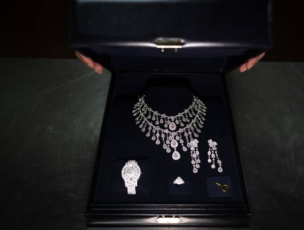 Fotografía de las joyas que el Gobierno saudí regaló en 2021 al exgobernante Jair Bolsonaro y su esposa, Michelle Bolsonaro.