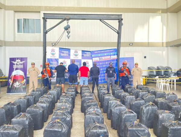 Golpe al narcotráfico: incautan 5.5 toneladas de cocaína en el mar Caribe