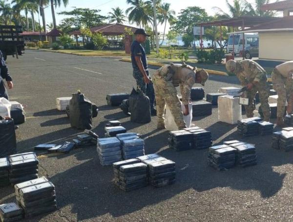 Golpe al narcotráfico: incautan 5.5 toneladas de cocaína en el mar Caribe