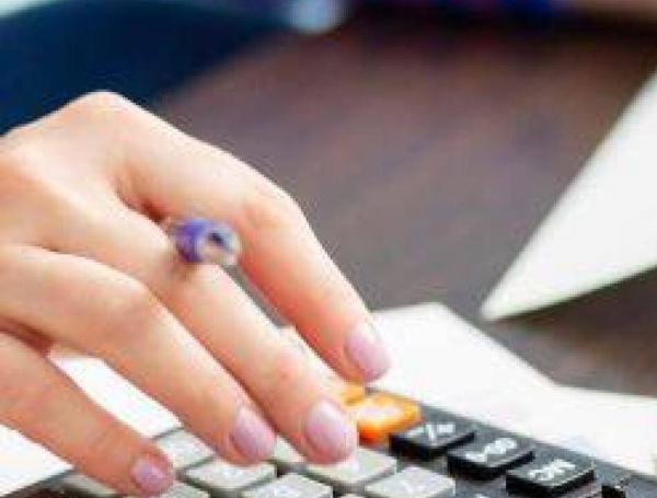 El documento compende las normas tributarias y quiénes son los obligados a pagar impuestos.